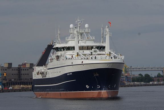 锡佐夫机械师”号超级拖网渔船的工厂海试已顺利完成号超级拖网渔船的工厂海试已顺利完成